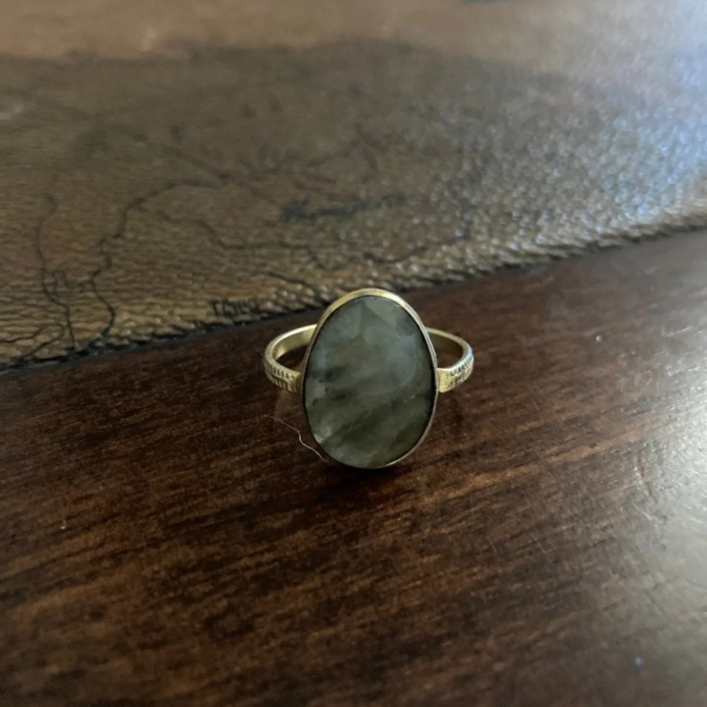 Green stone ring